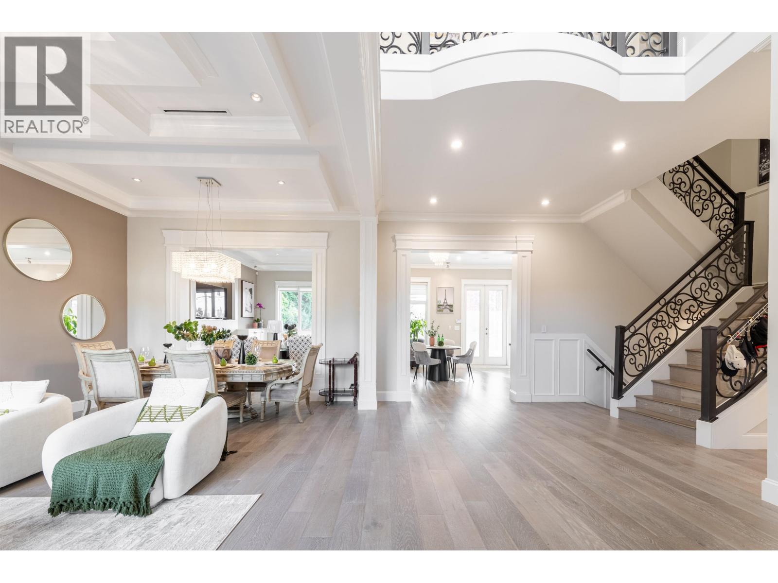 6326 DAWSON STREET, Burnaby