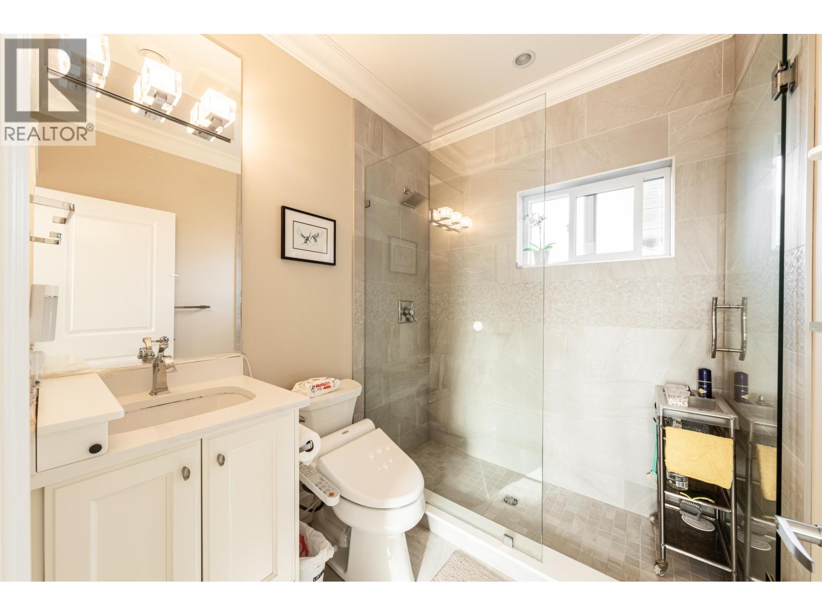 6326 DAWSON STREET, Burnaby