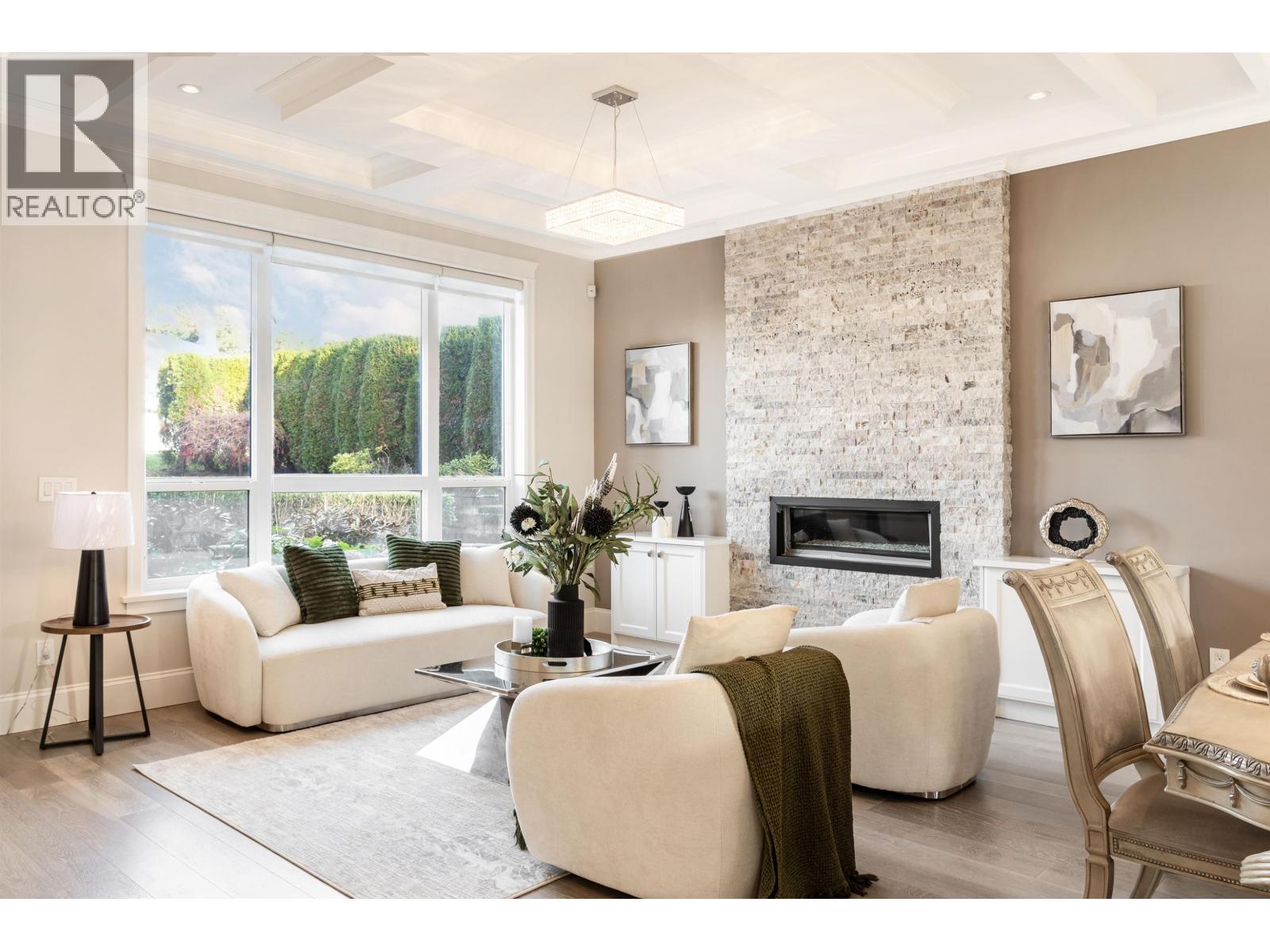 6326 DAWSON STREET, Burnaby