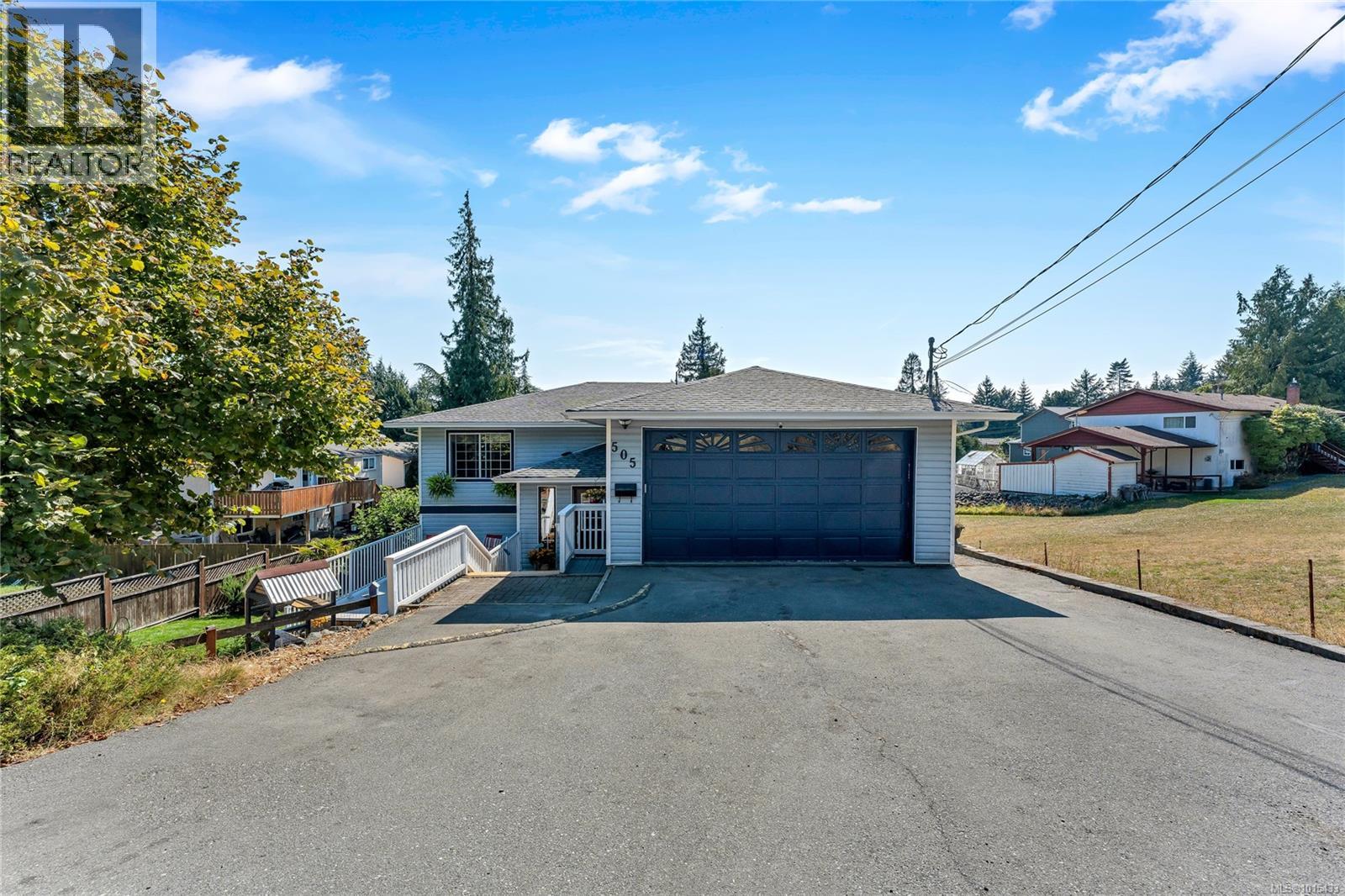 505 Windthrop Rd, Colwood