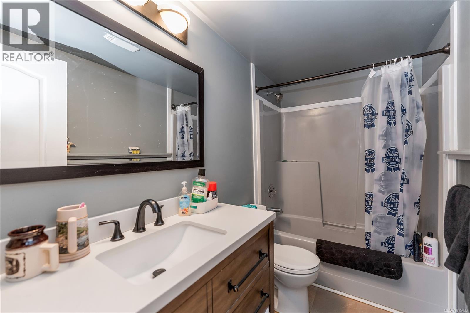 505 Windthrop Rd, Colwood