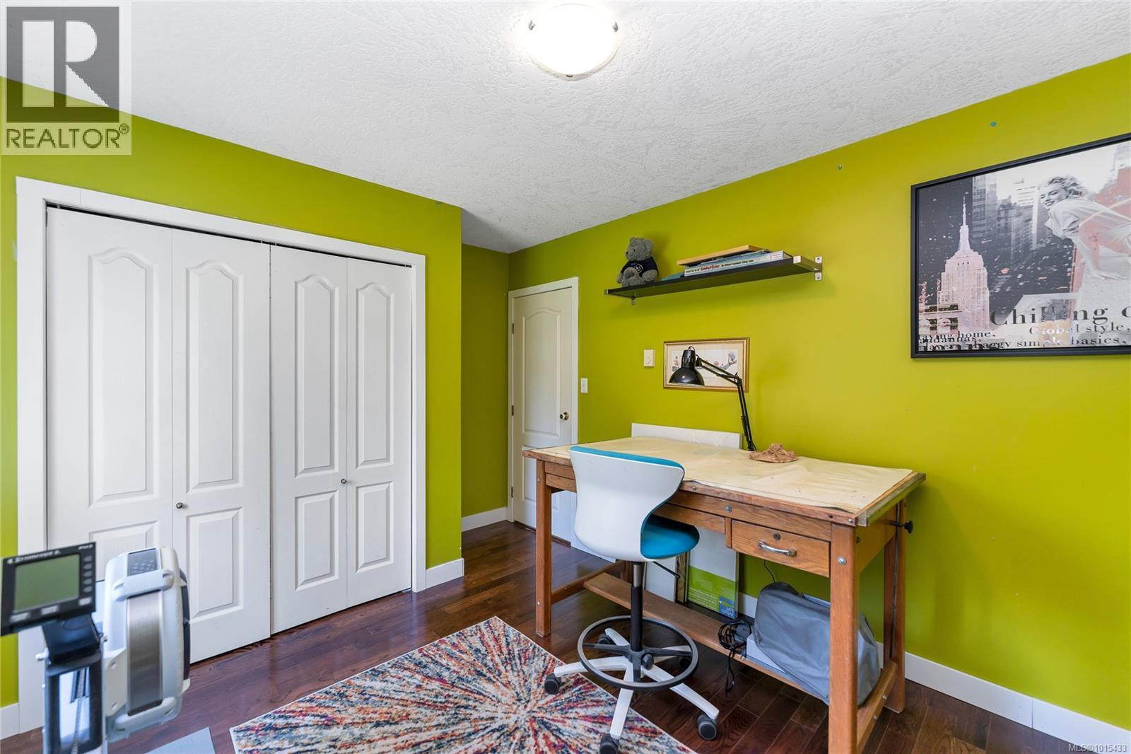 505 Windthrop Rd, Colwood