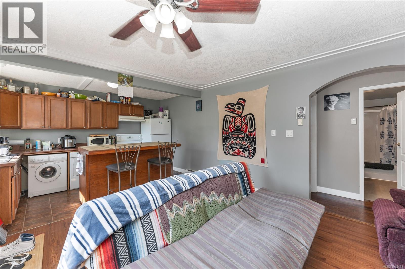 505 Windthrop Rd, Colwood