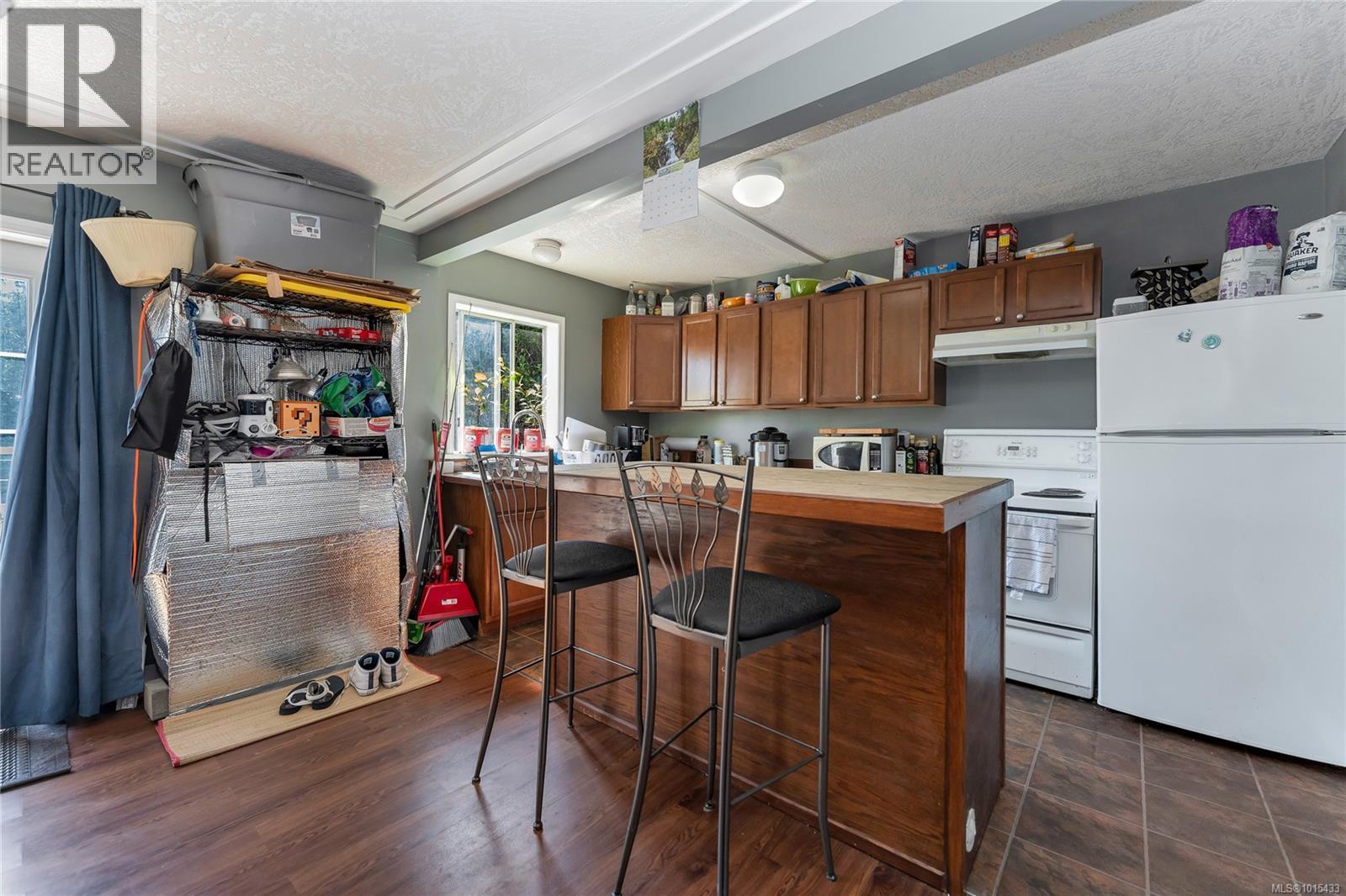 505 Windthrop Rd, Colwood