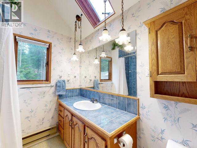 5084 LEAPER ROAD, Texada Island