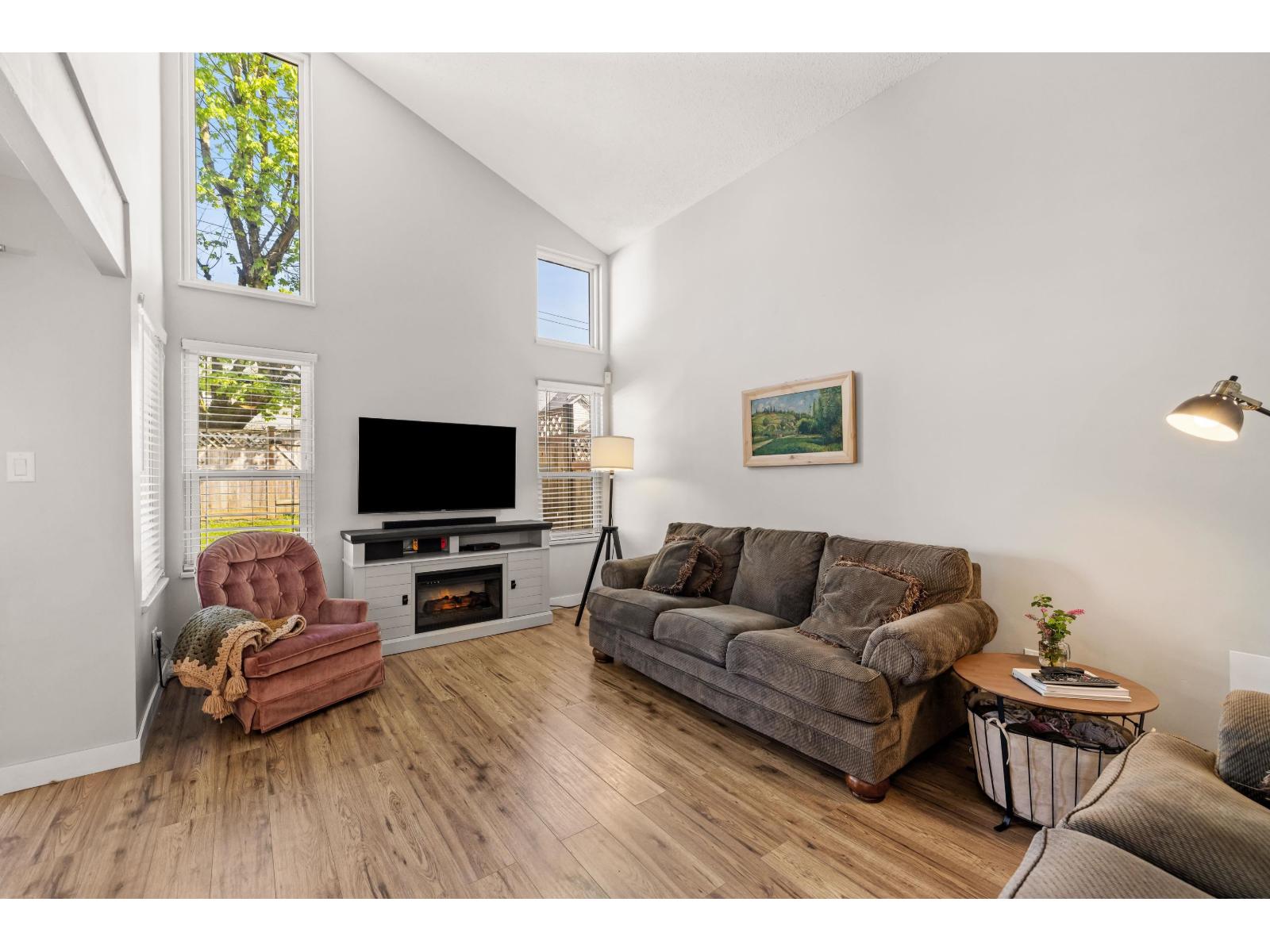 408 BRUNEAU PLACE, Langley