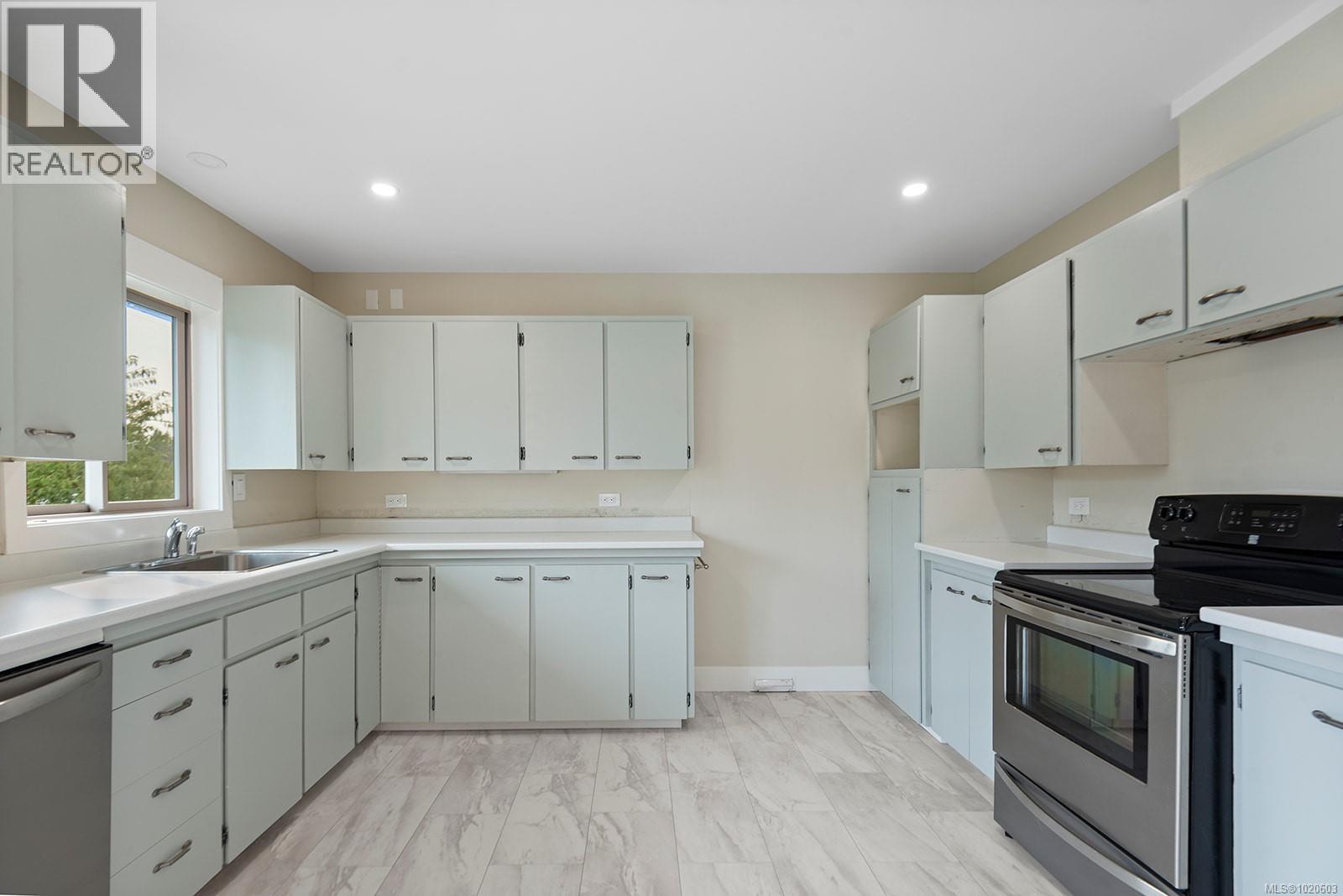 9242 Cottonwood Rd, Chemainus