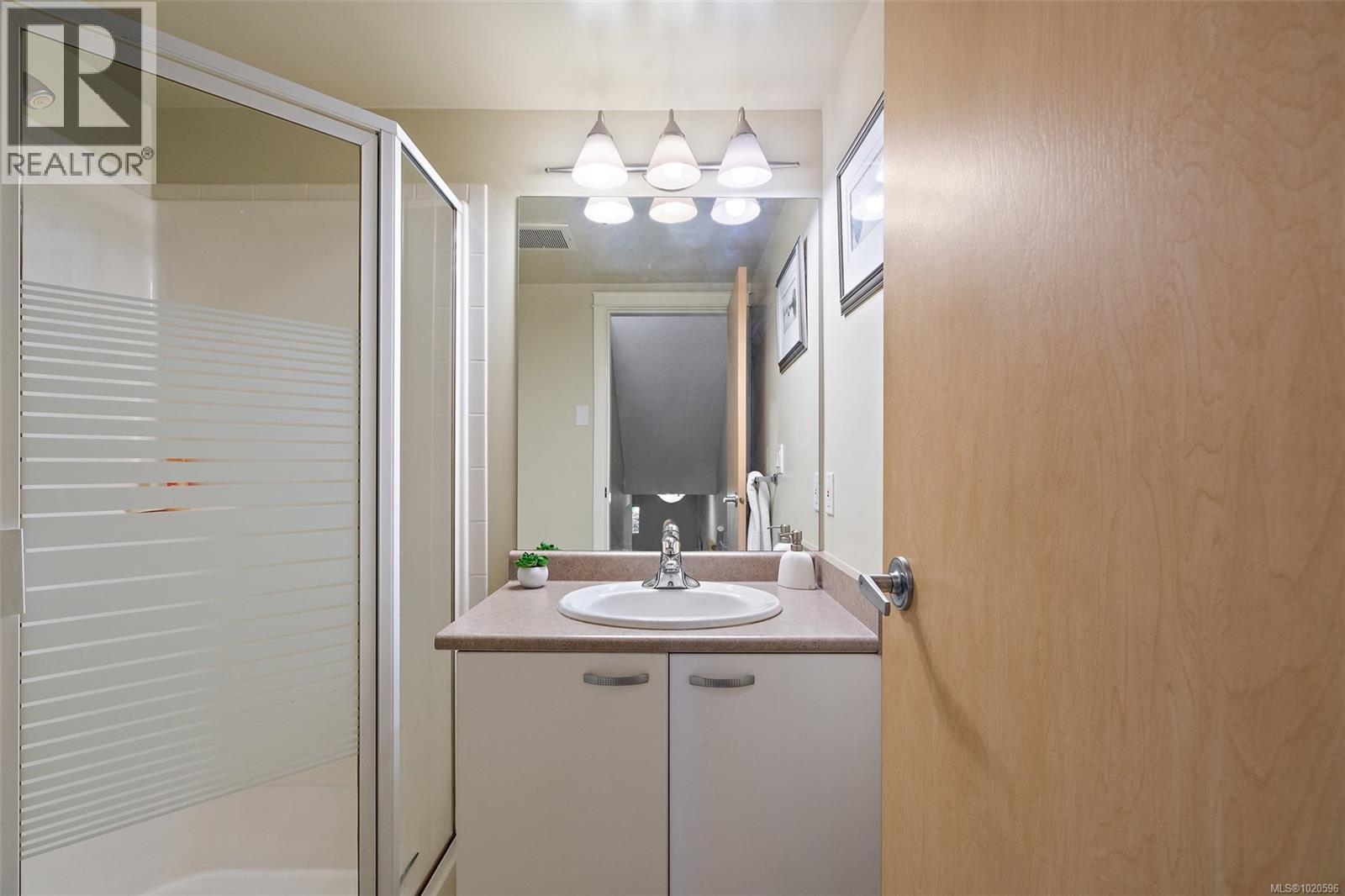 21 1019 North Park St, Victoria