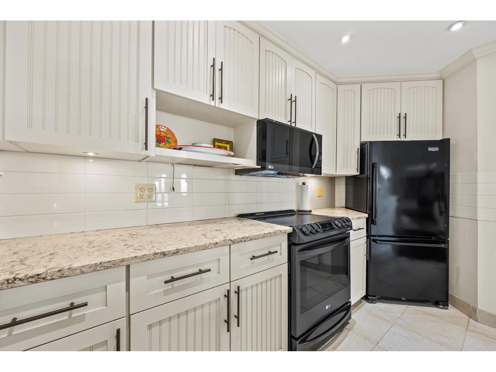 504 15015 VICTORIA AVENUE, White Rock