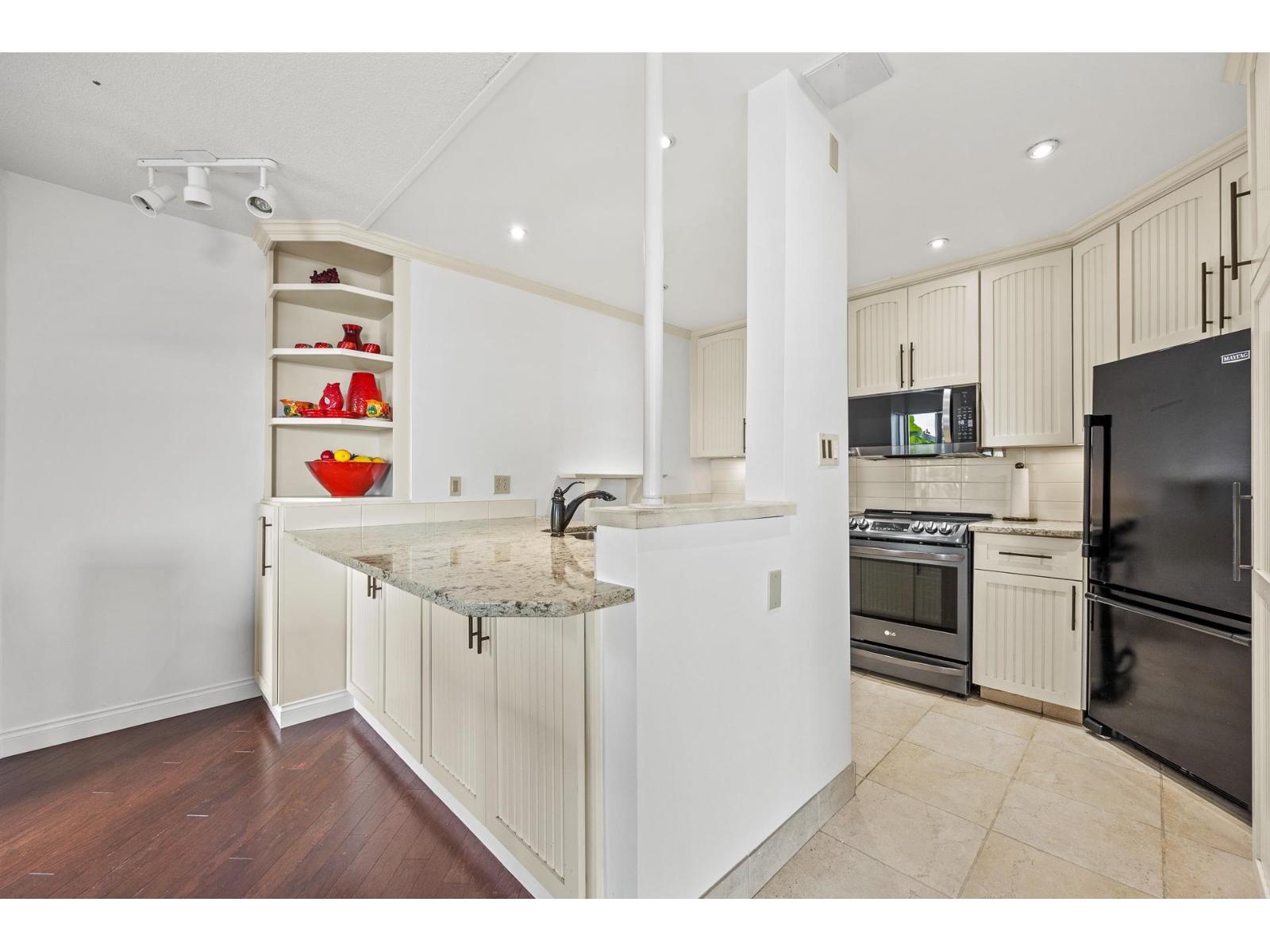 504 15015 VICTORIA AVENUE, White Rock
