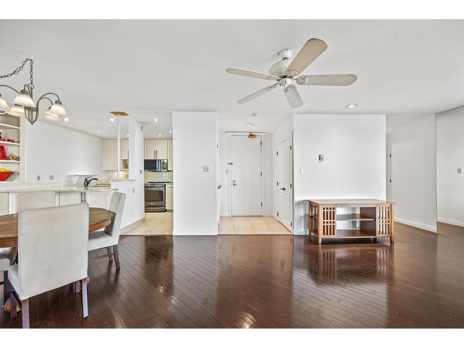 504 15015 VICTORIA AVENUE, White Rock