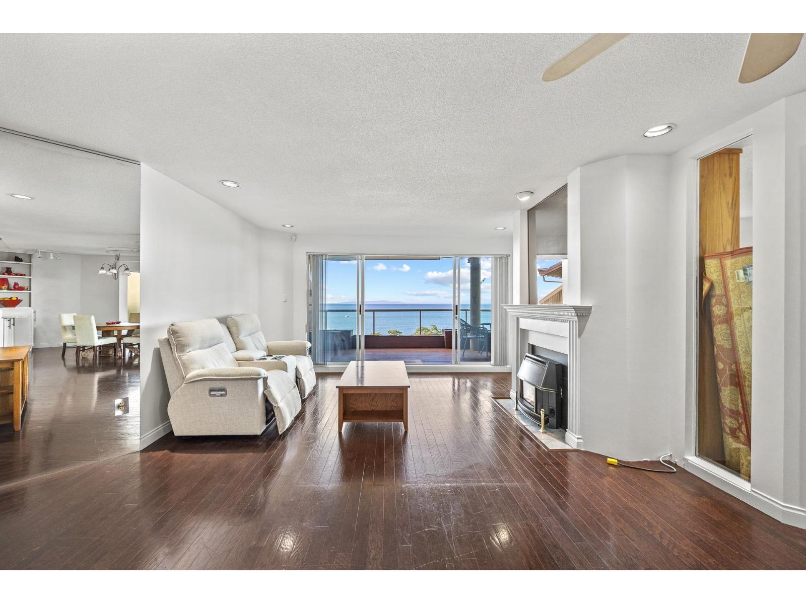 504 15015 VICTORIA AVENUE, White Rock