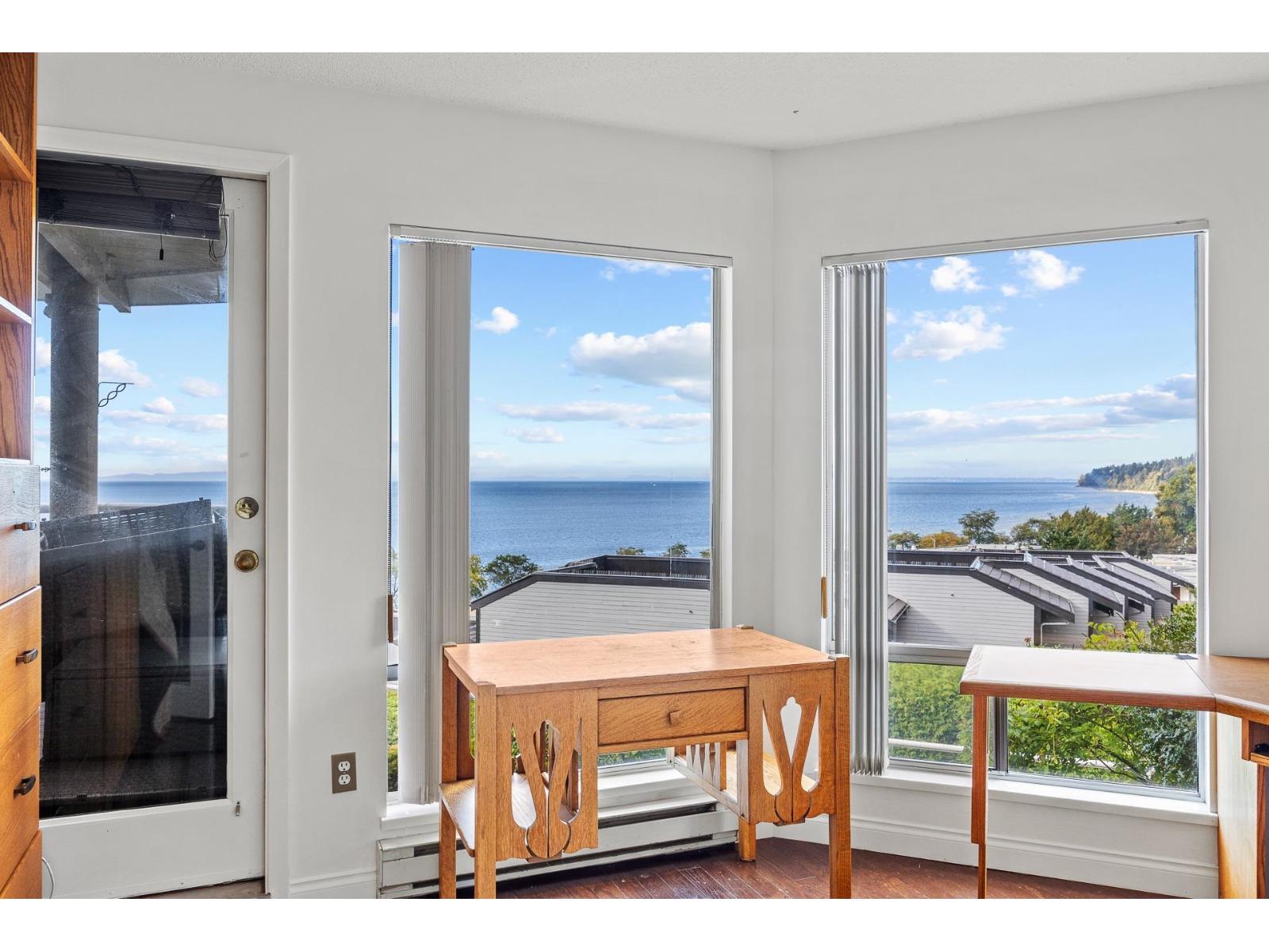 504 15015 VICTORIA AVENUE, White Rock