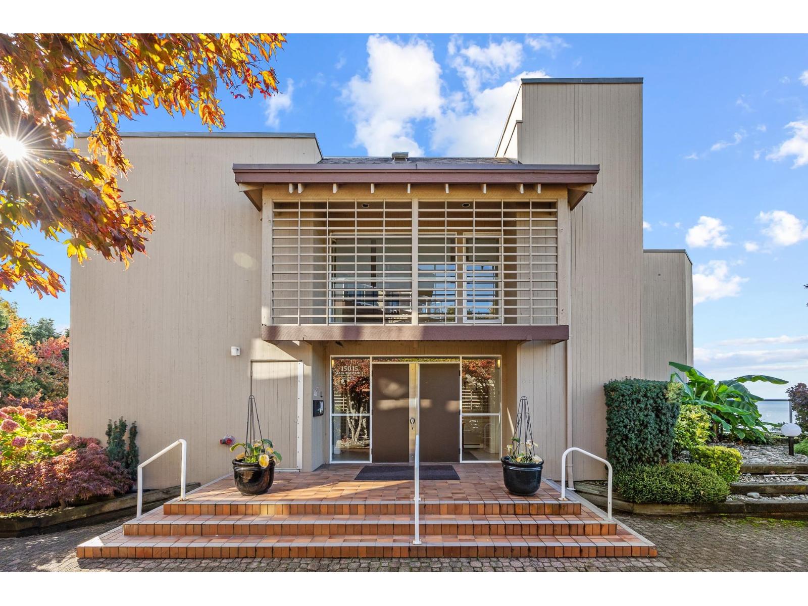 504 15015 VICTORIA AVENUE, White Rock