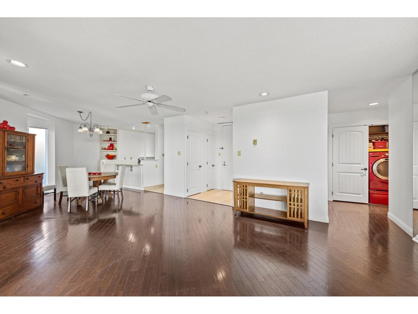 504 15015 VICTORIA AVENUE, White Rock