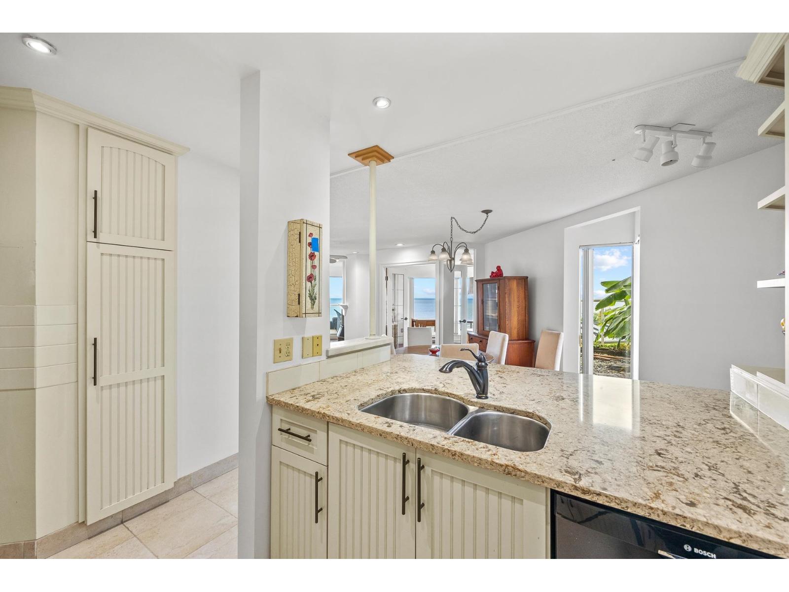 504 15015 VICTORIA AVENUE, White Rock