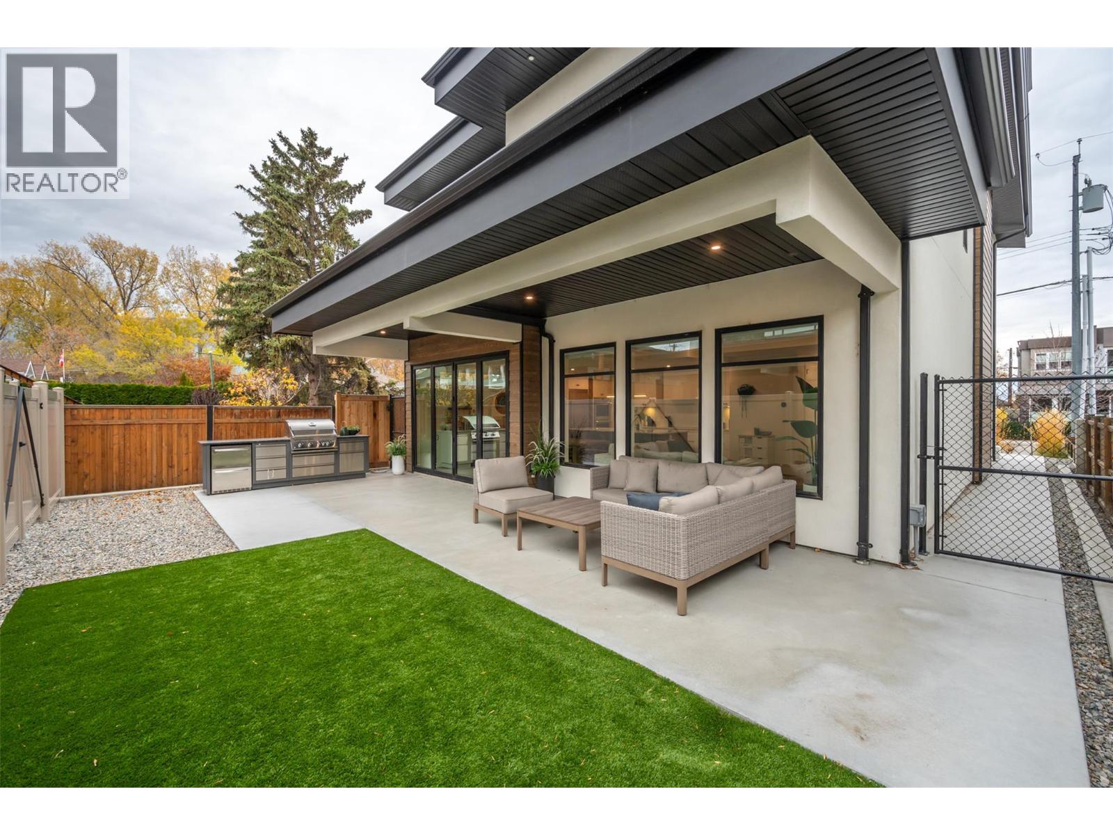  720 Churchill Avenue, Penticton