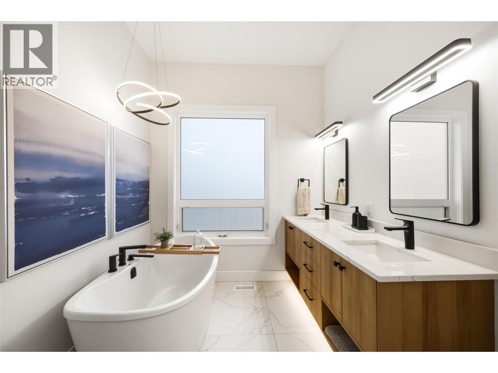  720 Churchill Avenue, Penticton