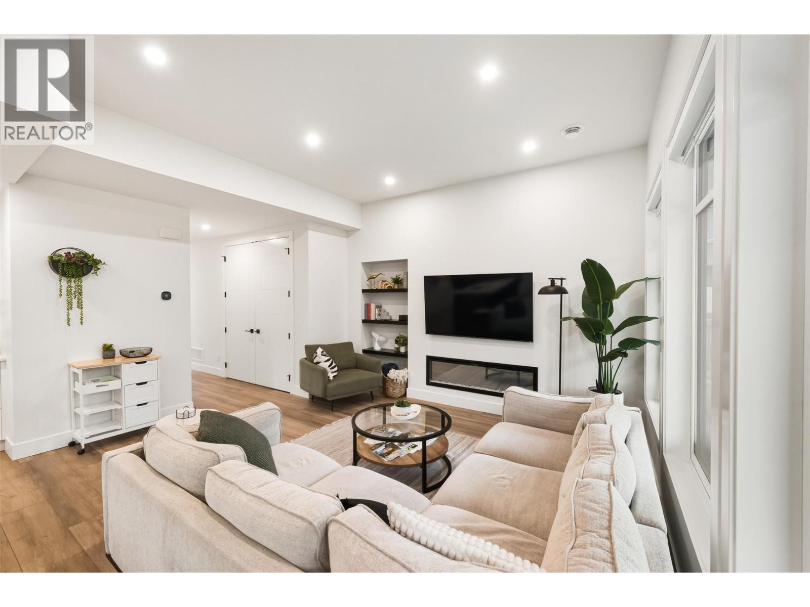  720 Churchill Avenue, Penticton