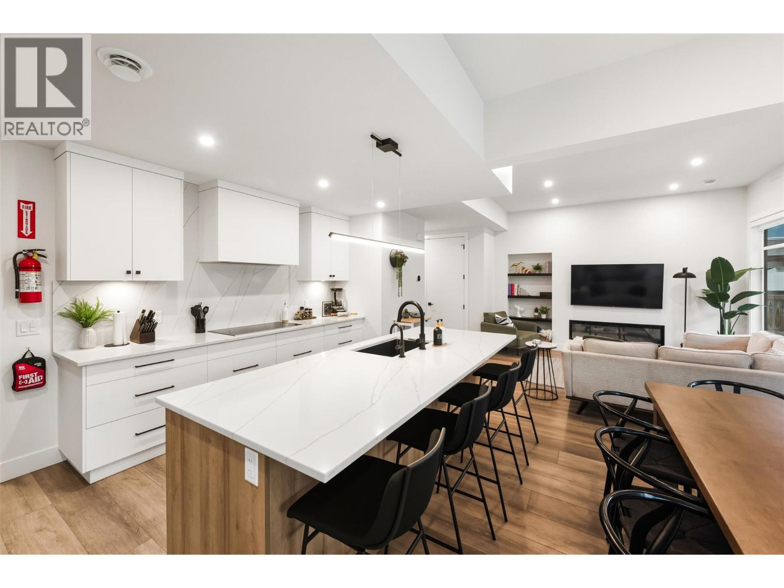  720 Churchill Avenue, Penticton