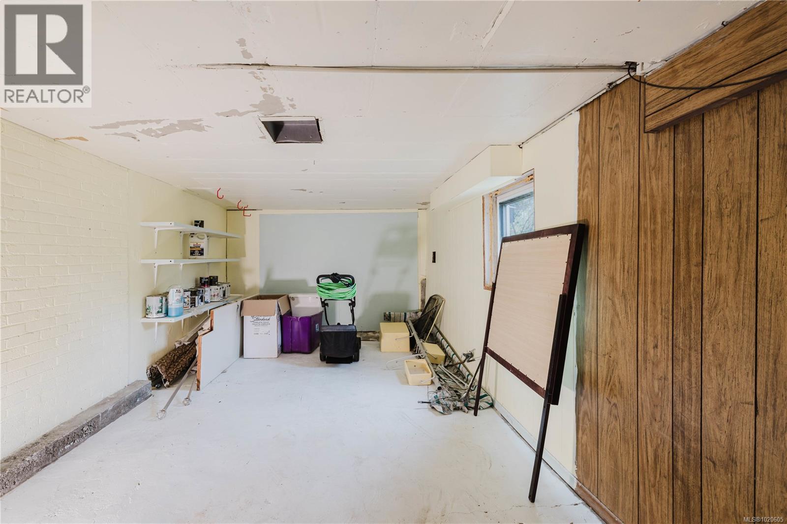  1905 Lee Avenue, Victoria