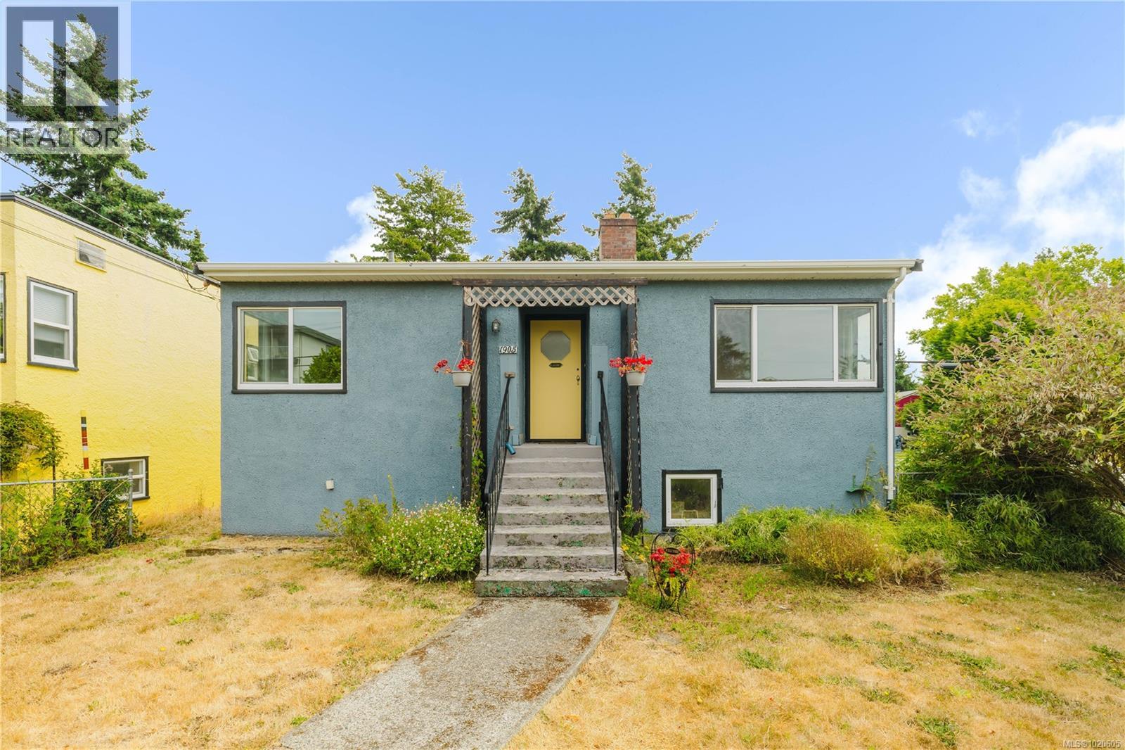  1905 Lee Avenue, Victoria