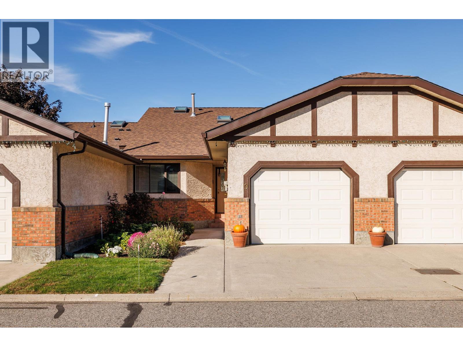 9 2200 Gordon Drive, Kelowna