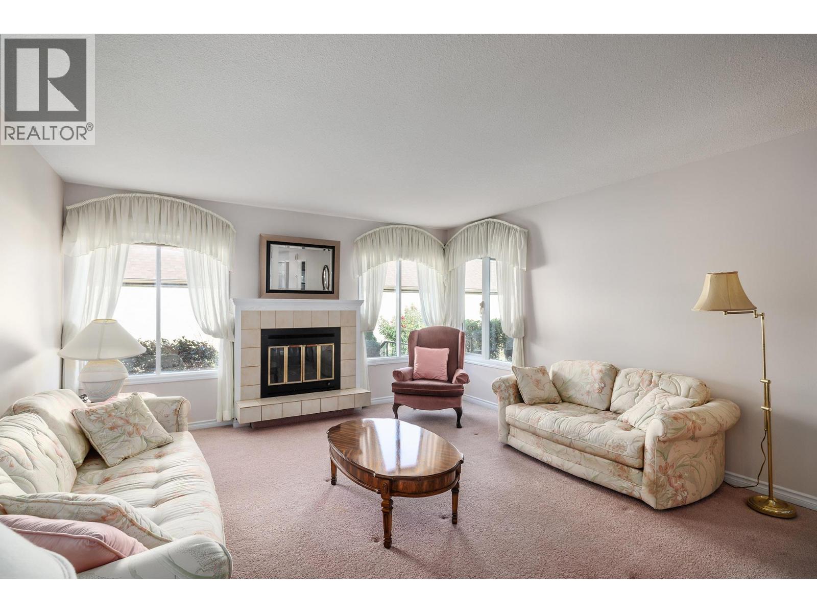 9 2200 Gordon Drive, Kelowna