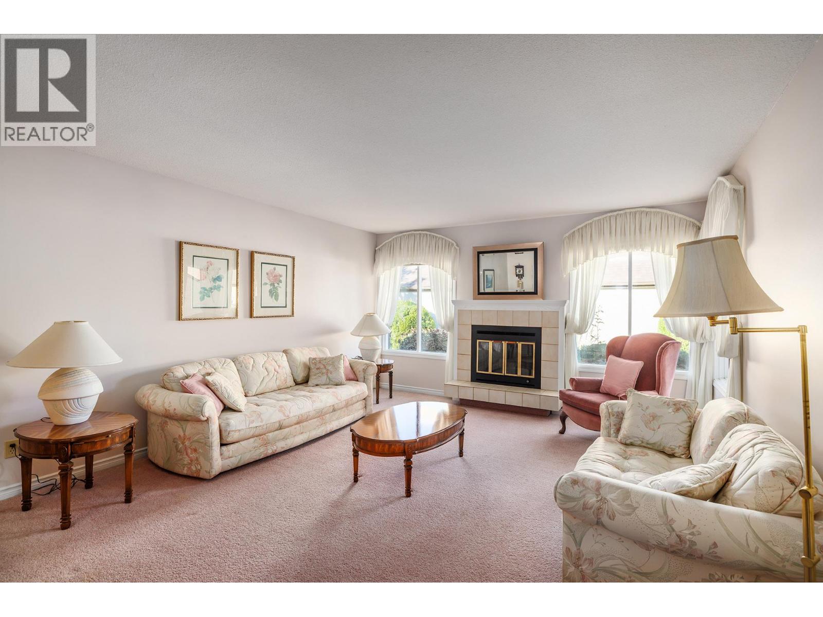 9 2200 Gordon Drive, Kelowna