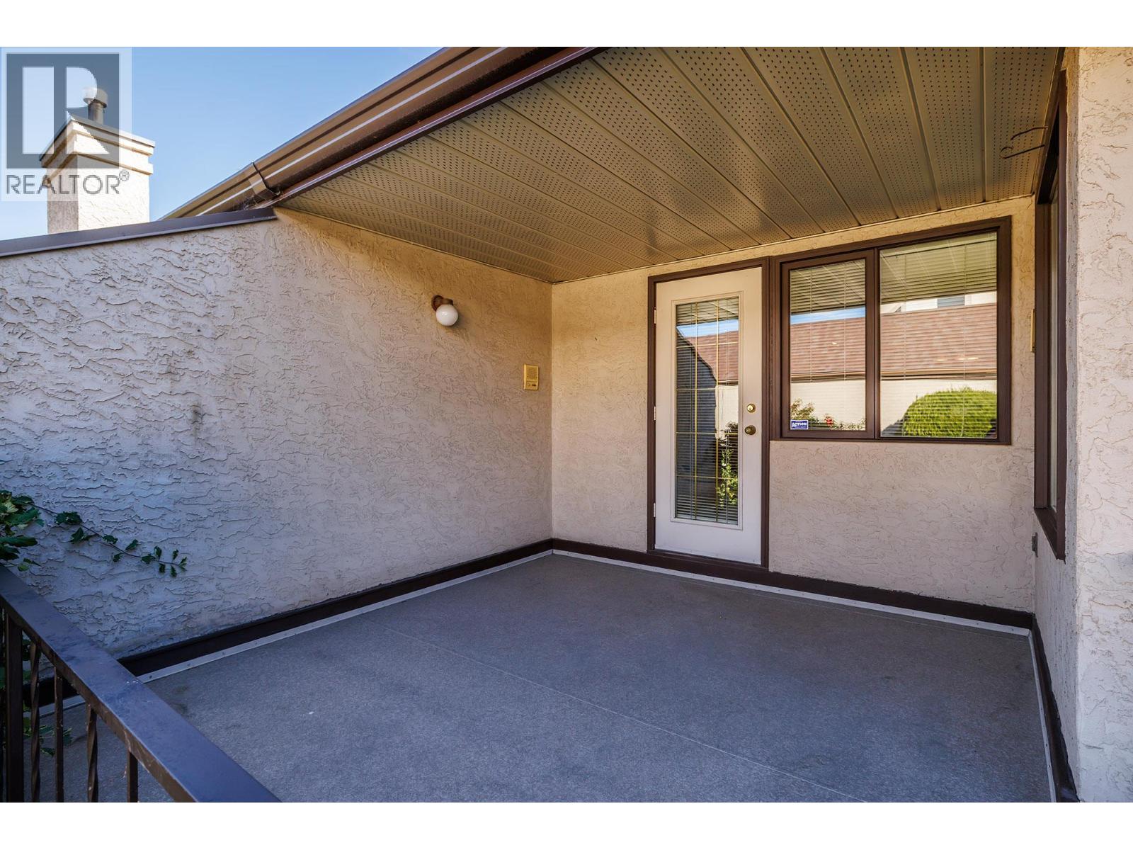 9 2200 Gordon Drive, Kelowna