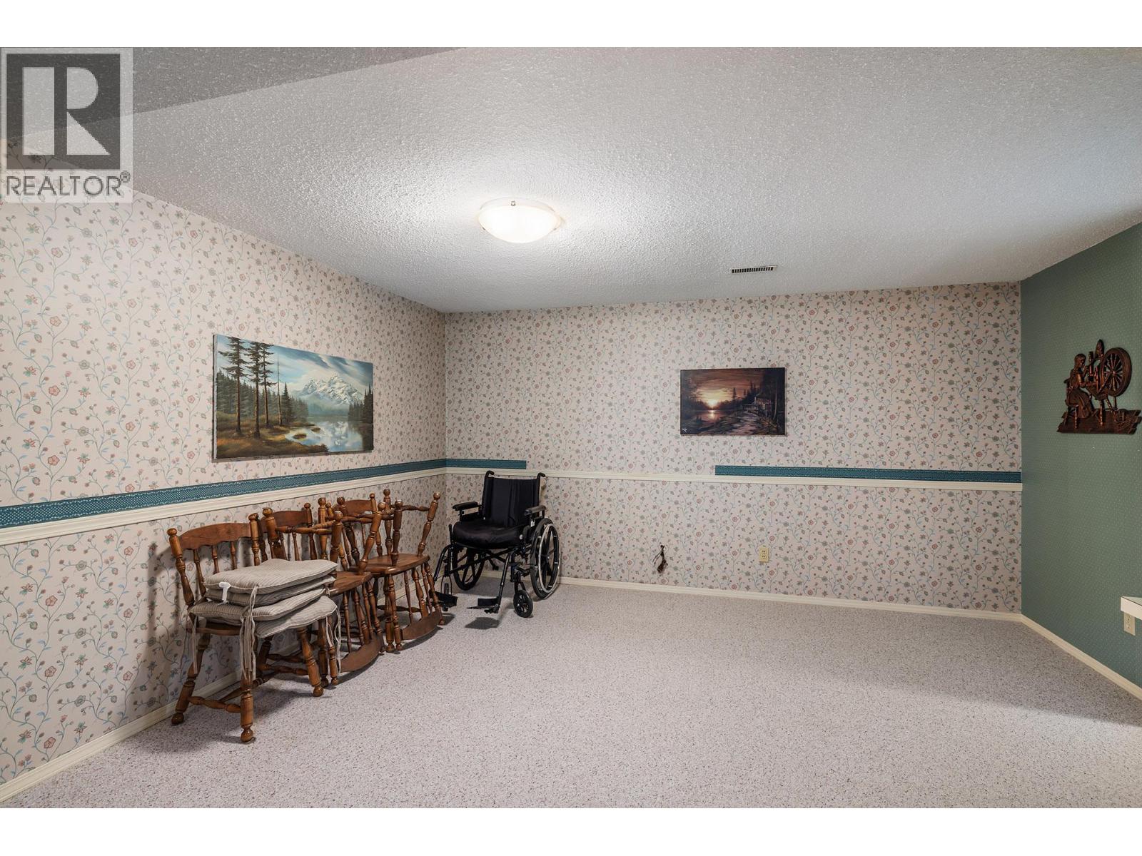 9 2200 Gordon Drive, Kelowna