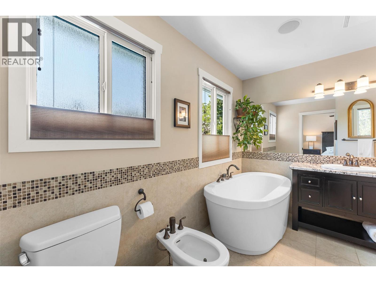  2710 Guidi Road, West Kelowna