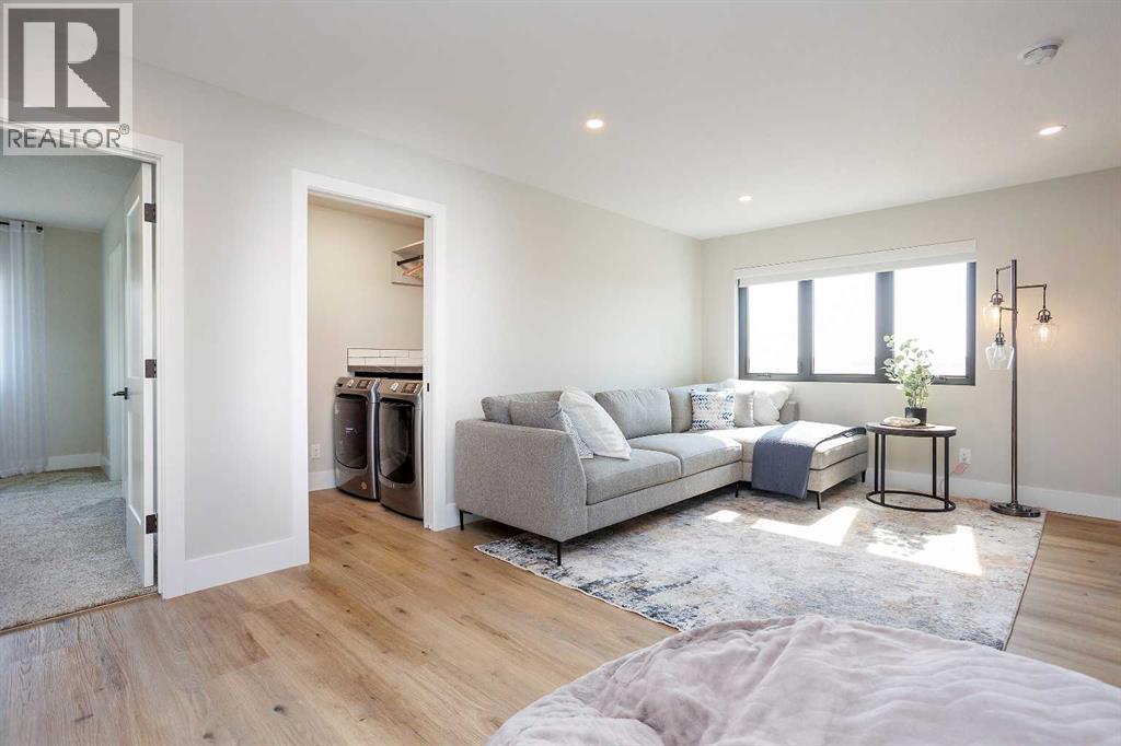 Single Family House for Sale in  Emerald Drive Evergreen Red Deer 