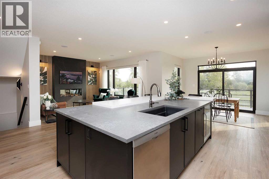 Single Family House for Sale in  Emerald Drive Evergreen Red Deer 