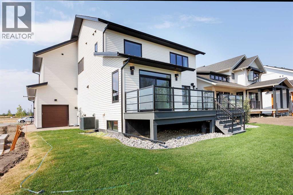 Single Family House for Sale in  Emerald Drive Evergreen Red Deer 