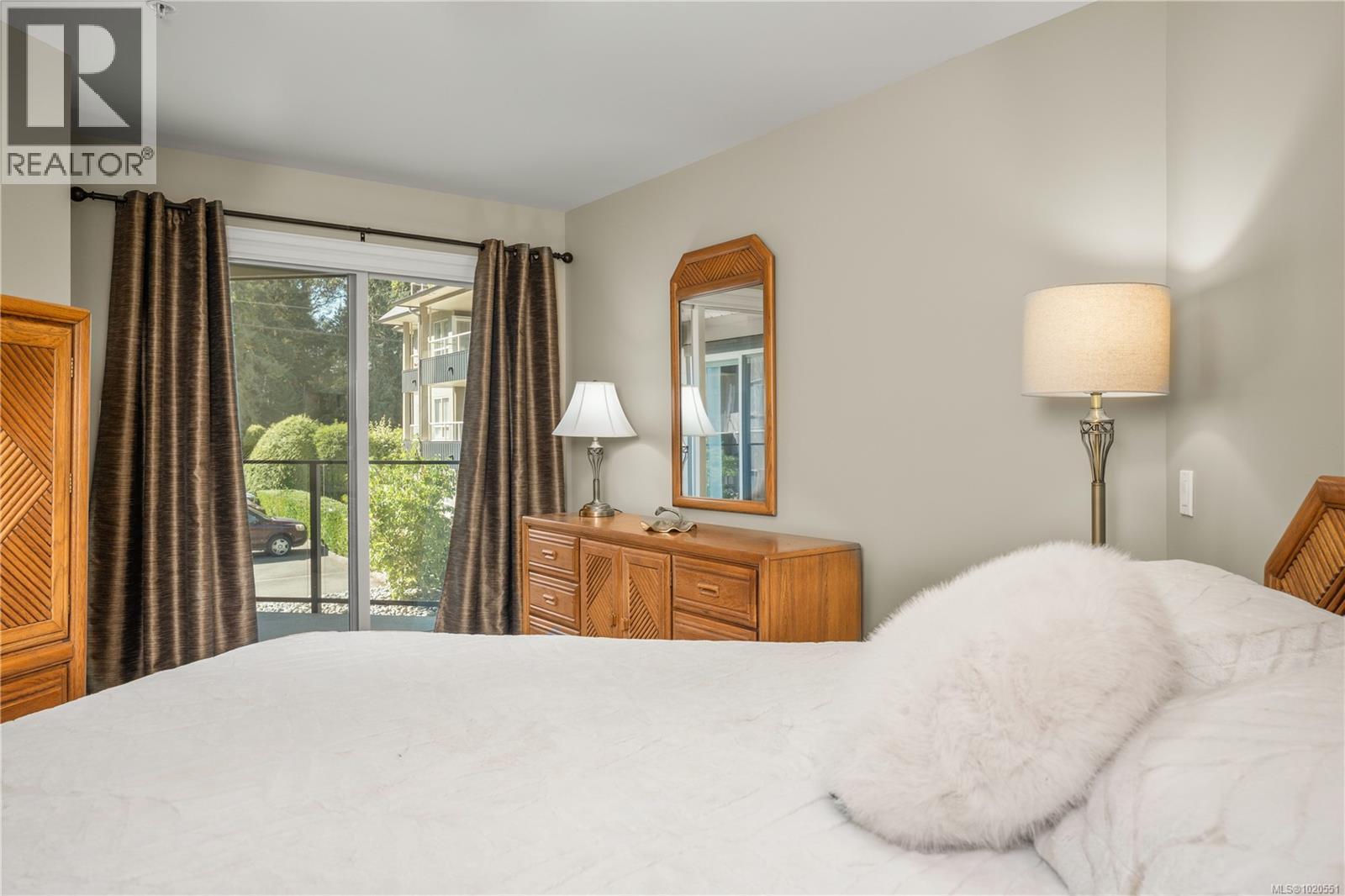 212 6728 Dickinson Rd, Nanaimo