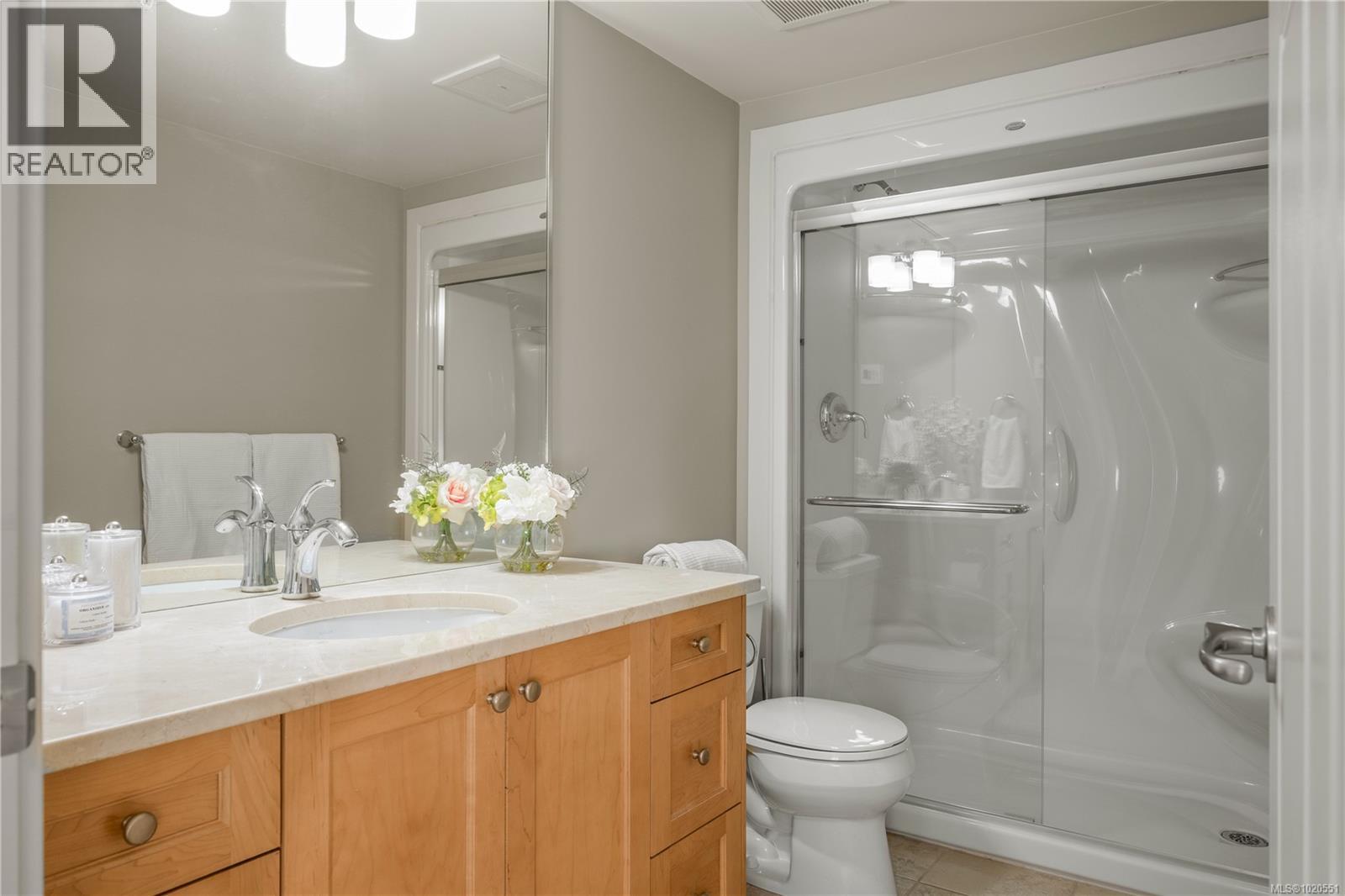 212 6728 Dickinson Rd, Nanaimo