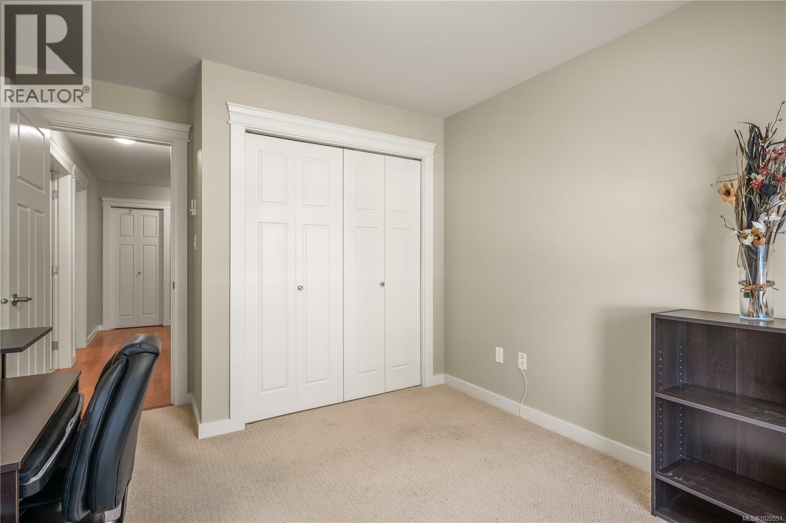 212 6728 Dickinson Rd, Nanaimo