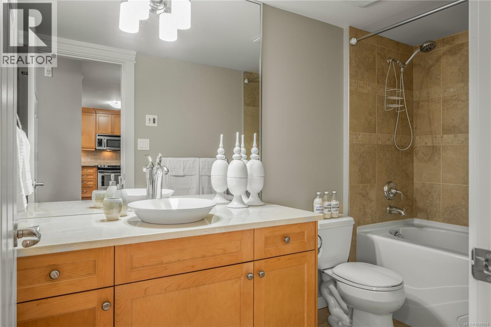 212 6728 Dickinson Rd, Nanaimo