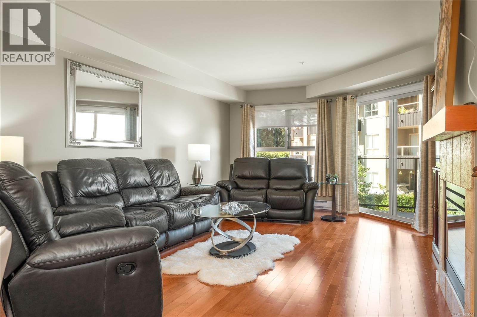 212 6728 Dickinson Rd, Nanaimo