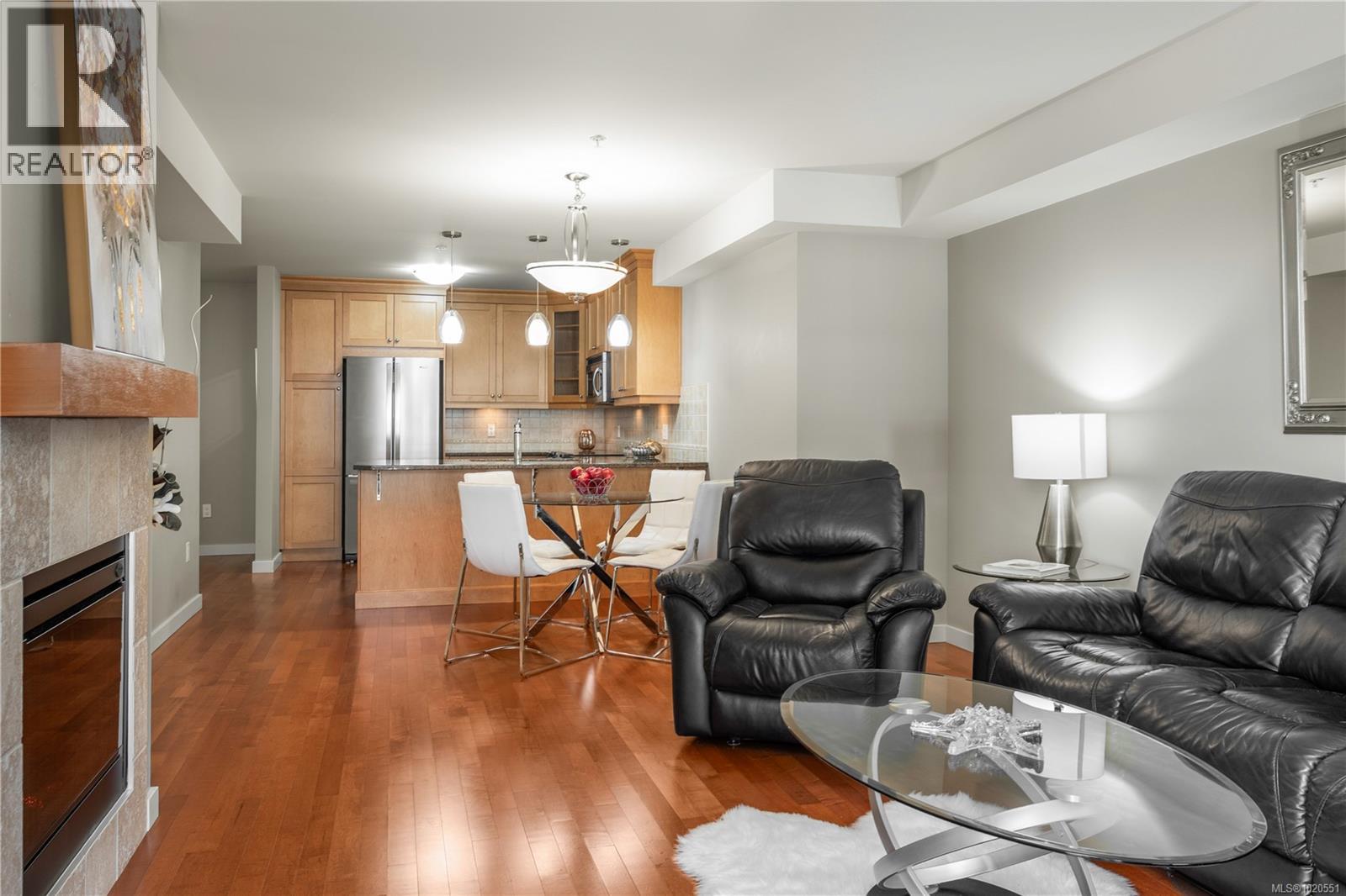 212 6728 Dickinson Rd, Nanaimo