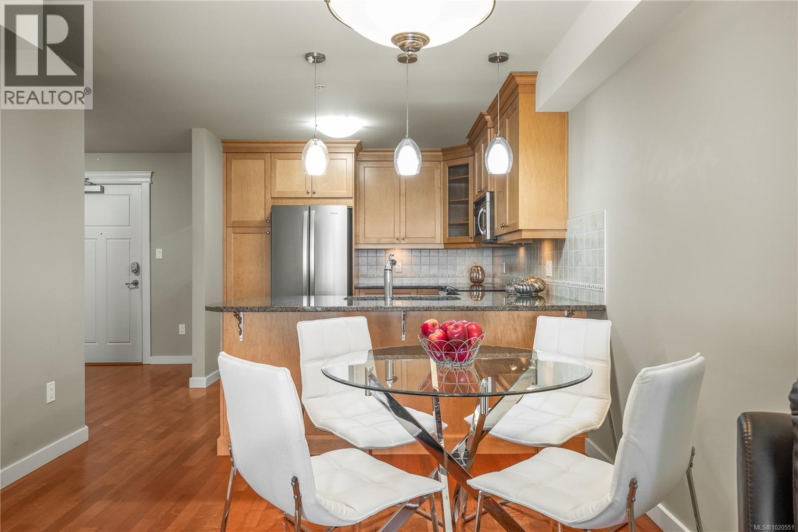 212 6728 Dickinson Rd, Nanaimo