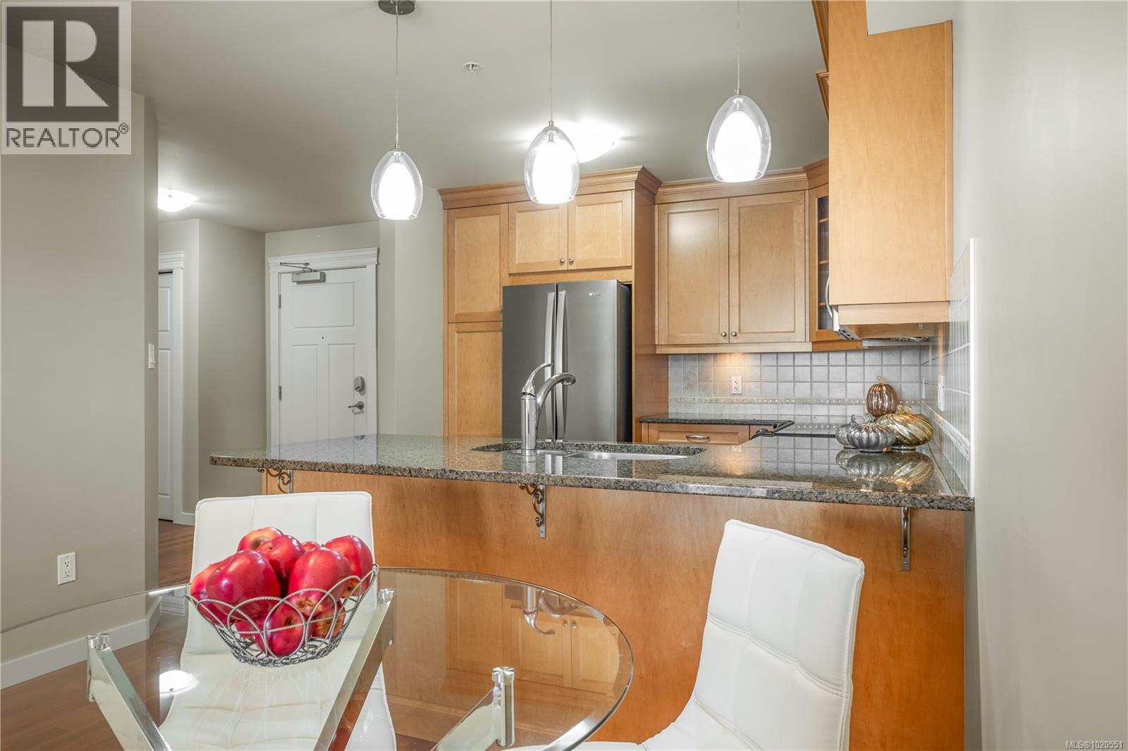 212 6728 Dickinson Rd, Nanaimo