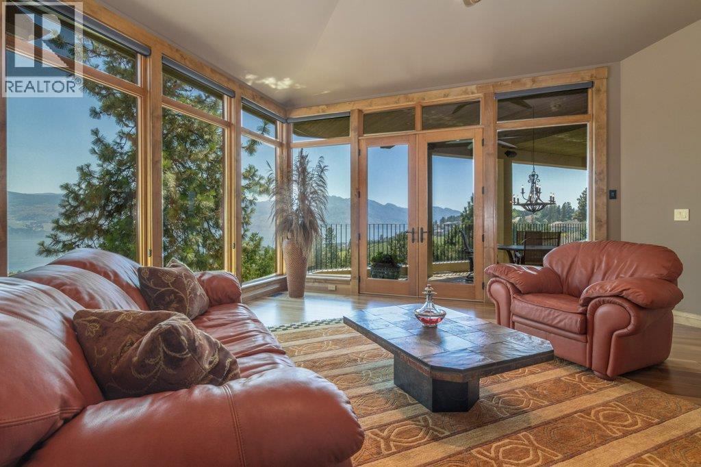 1555 Gregory Road, West Kelowna