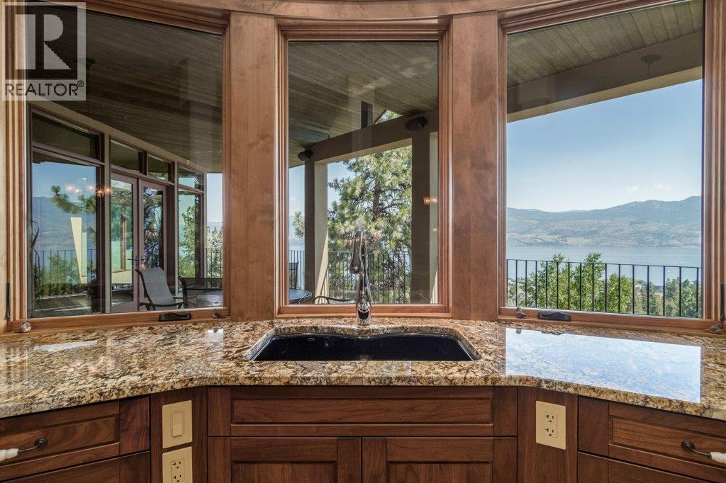 1555 Gregory Road, West Kelowna