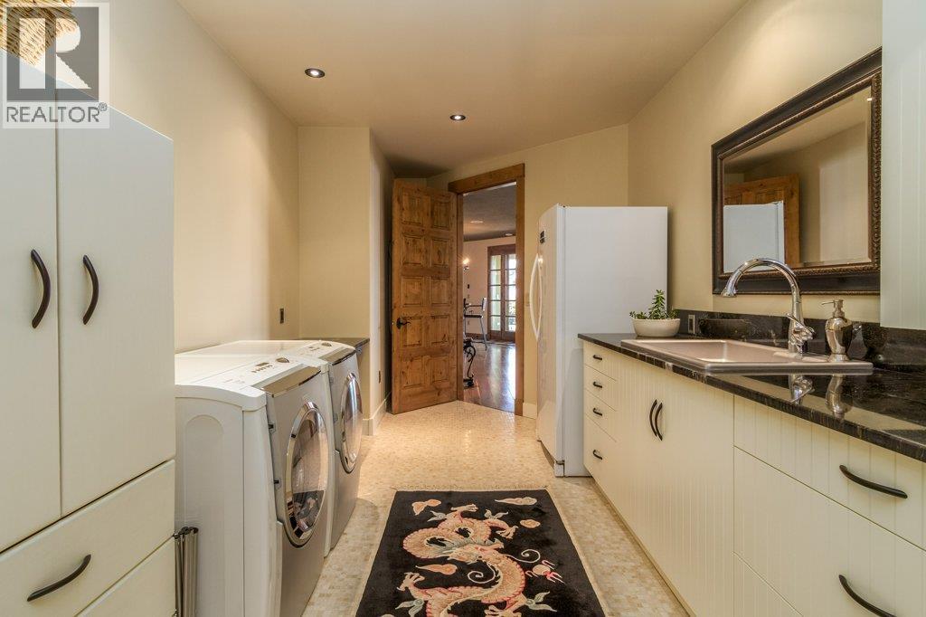 1555 Gregory Road, West Kelowna