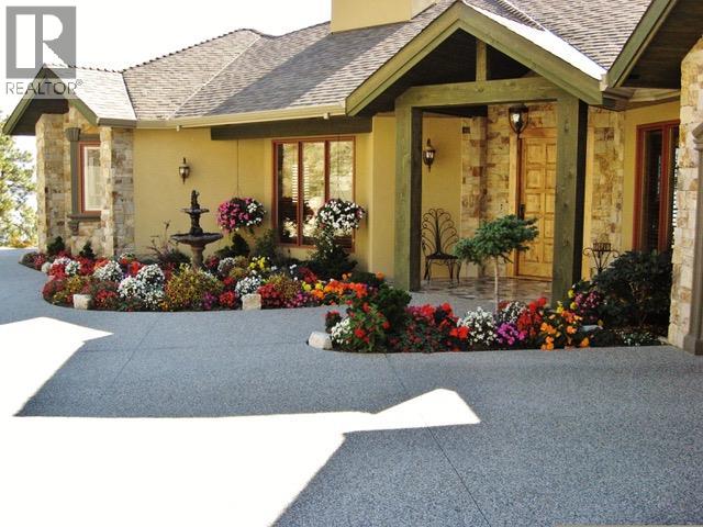 1555 Gregory Road, West Kelowna