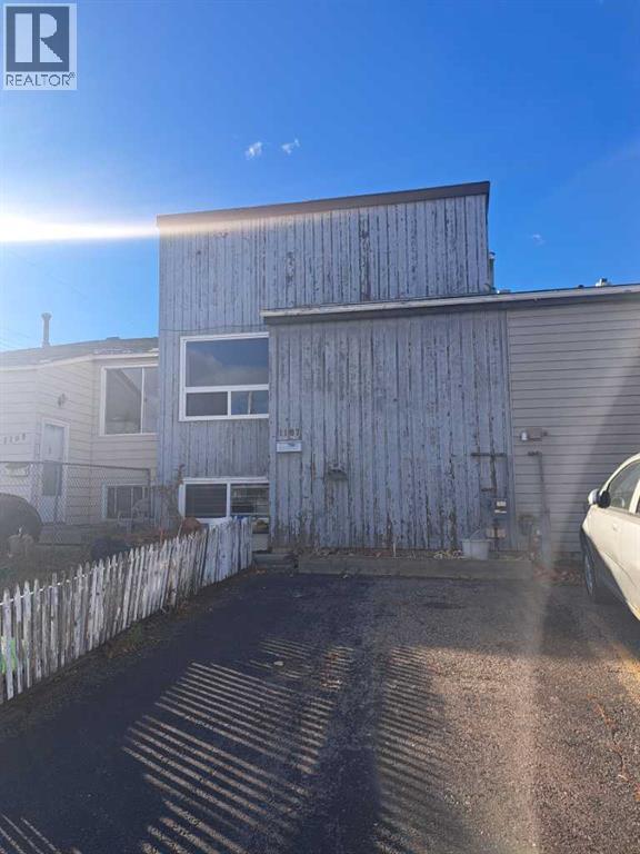 1107 53 Street SE, Calgary, Alberta