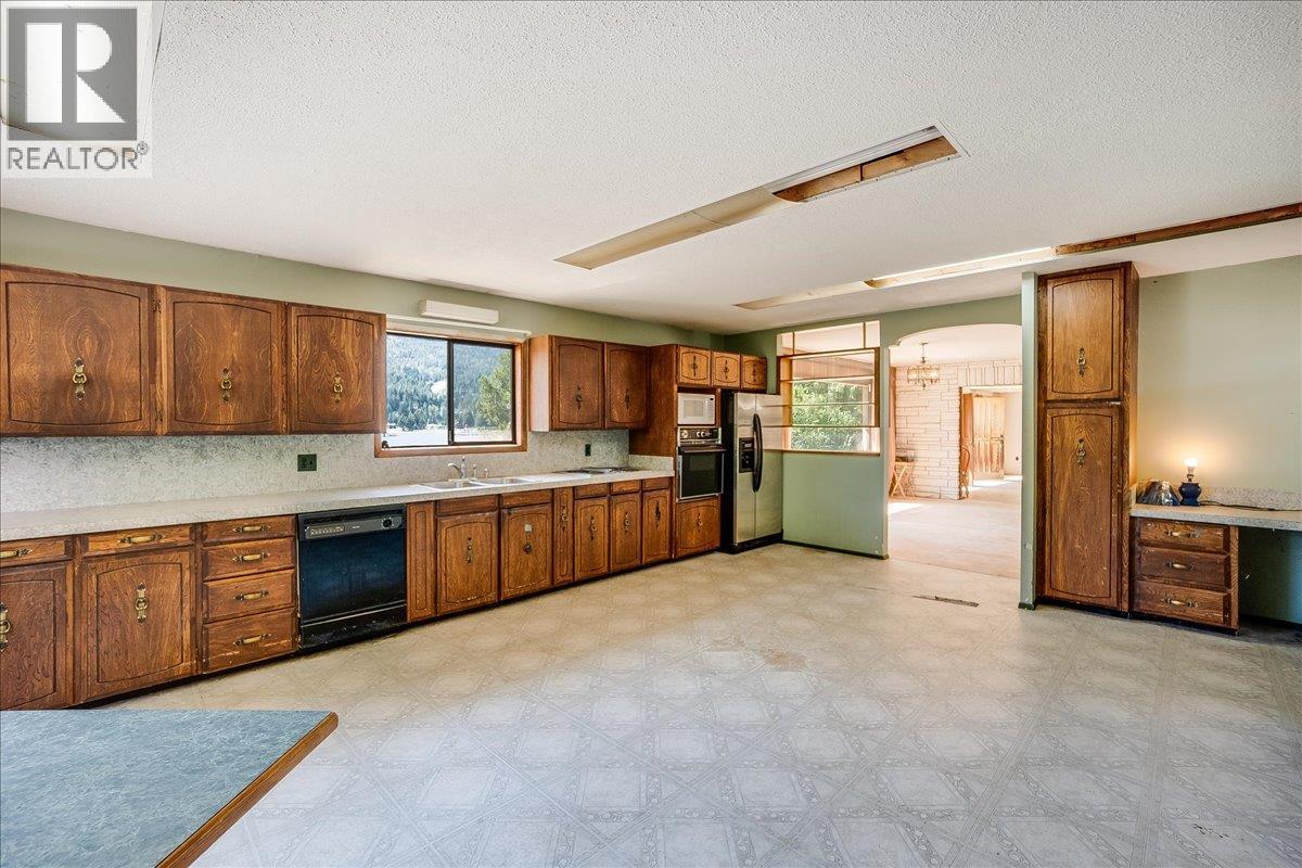 7691 Balfour Wharf Road, Balfour