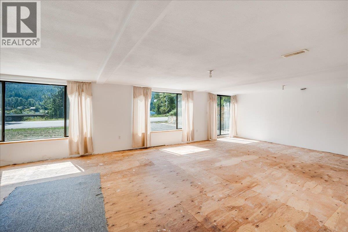 7691 Balfour Wharf Road, Balfour